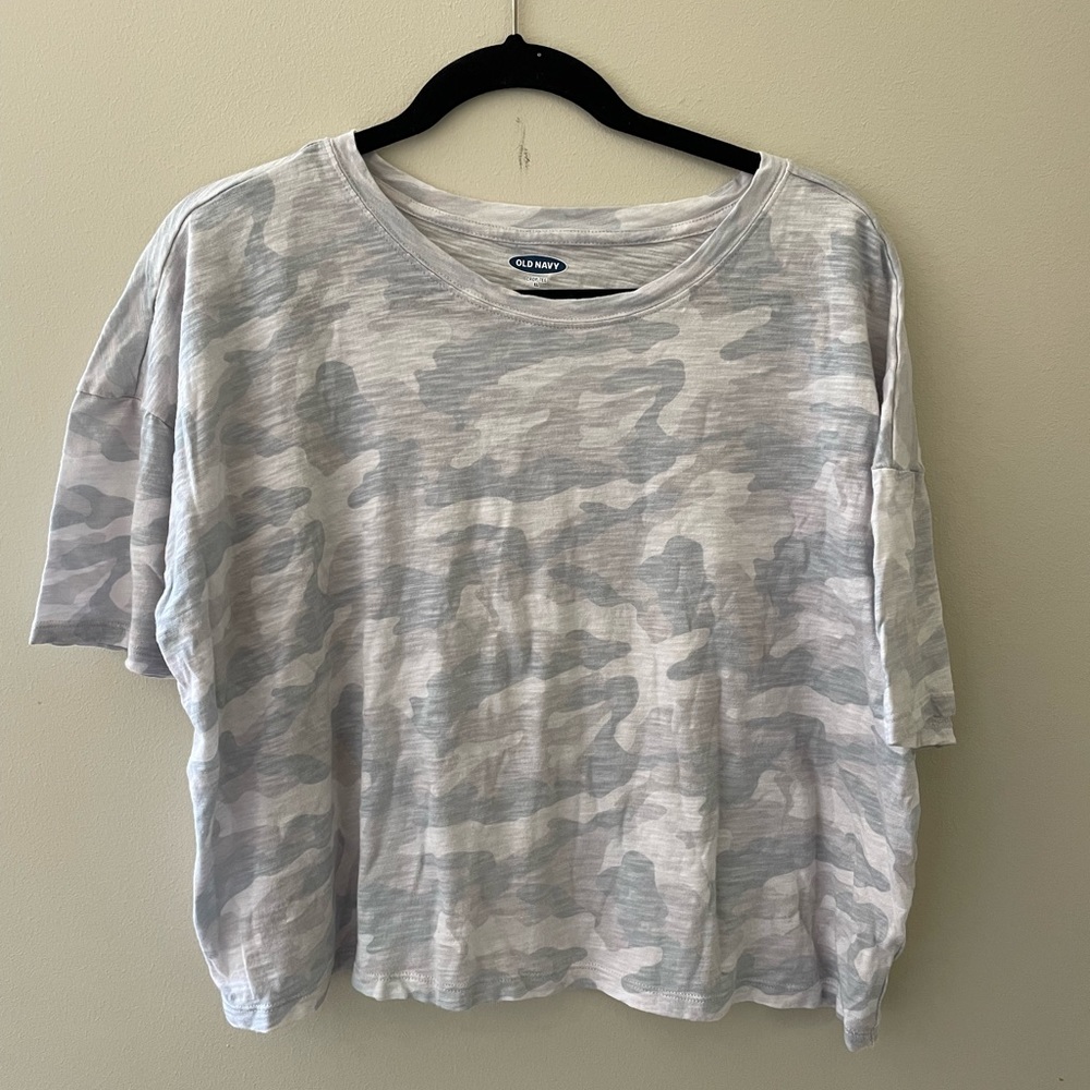 Old Navy grey camo crop tee XL
